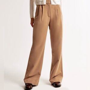 Abercrombie & Fitch Tailored Wide Leg Pant- M (short)